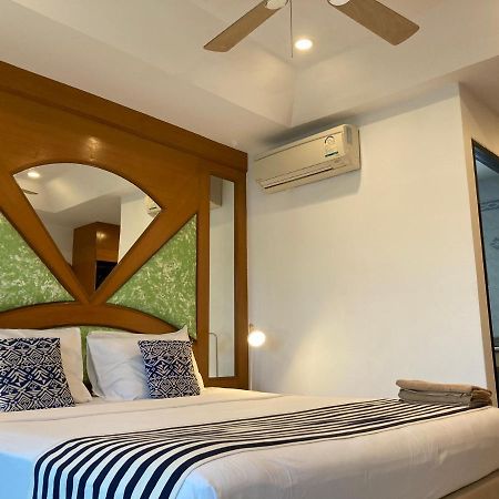 Waree'S Guesthouse Pantai Kata Luaran gambar