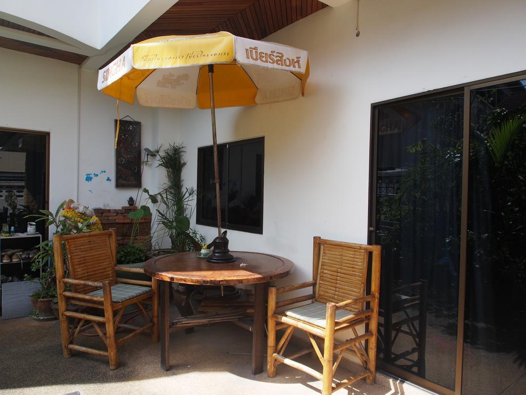 Waree'S Guesthouse Pantai Kata Luaran gambar