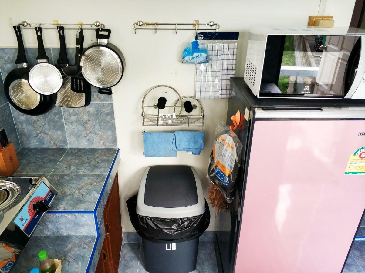 Waree'S Guesthouse Pantai Kata Luaran gambar