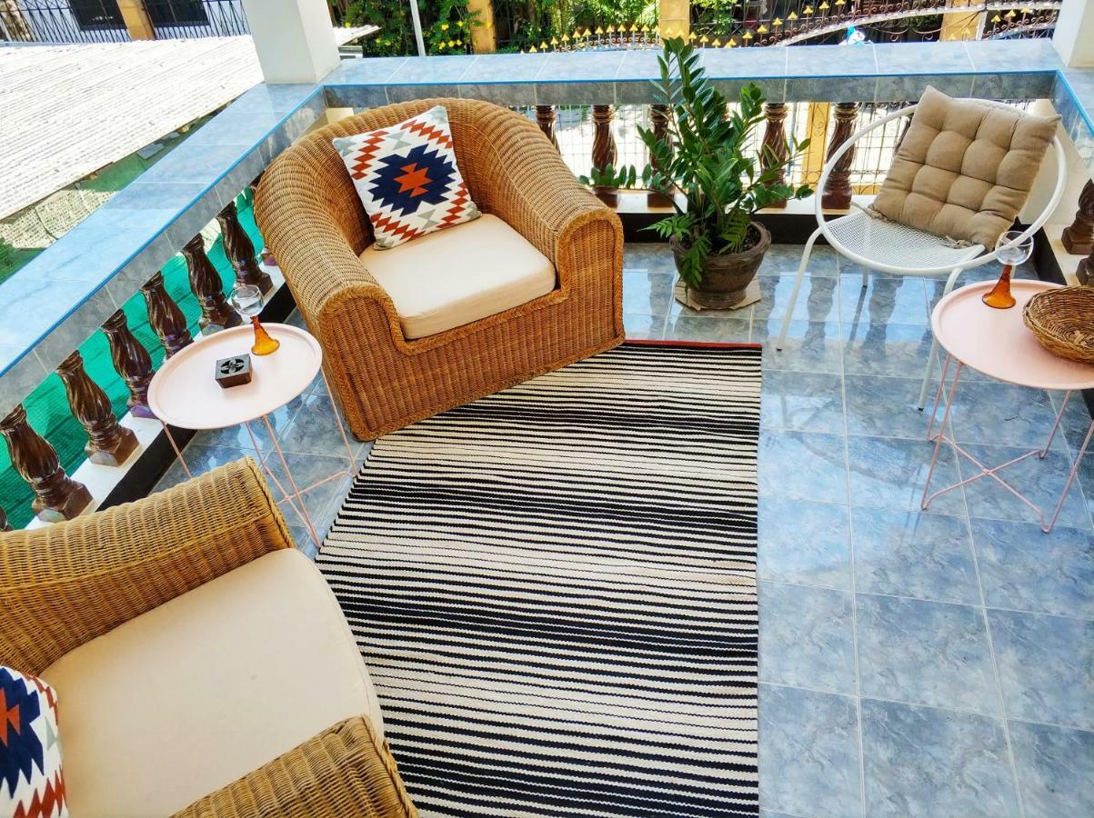 Waree'S Guesthouse Pantai Kata Luaran gambar
