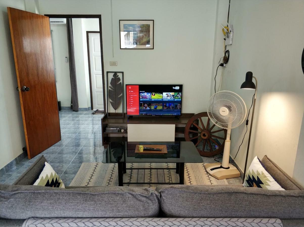 Waree'S Guesthouse Pantai Kata Luaran gambar